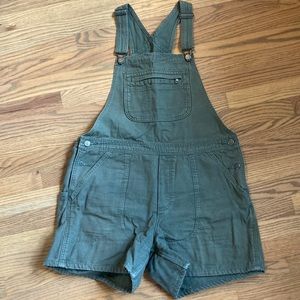Patagonia green short overalls